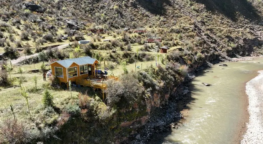 Nangqian Rafting & Safari