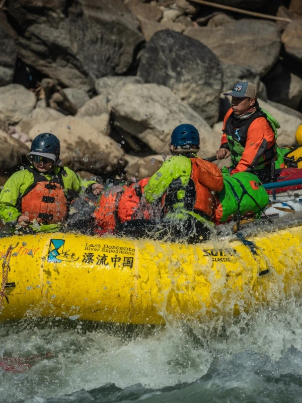 Nujiang River Rafting