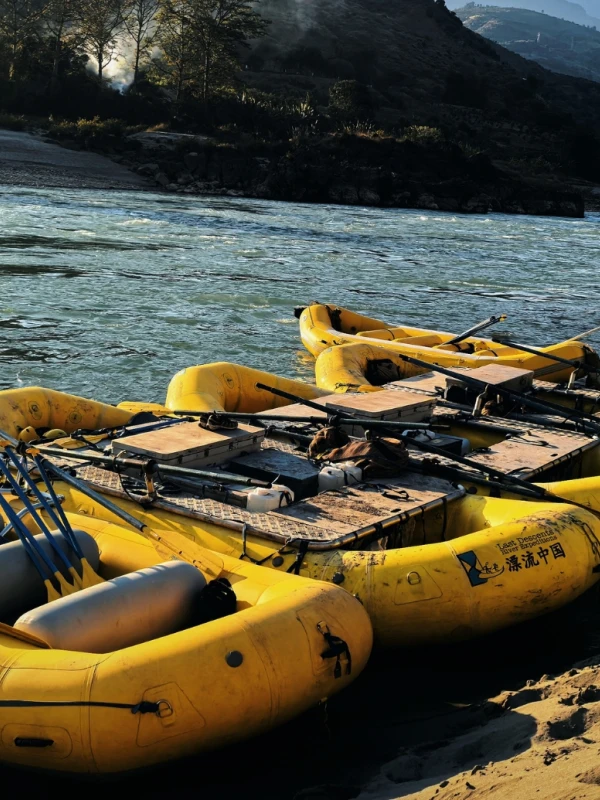 Nujiang River Rafting